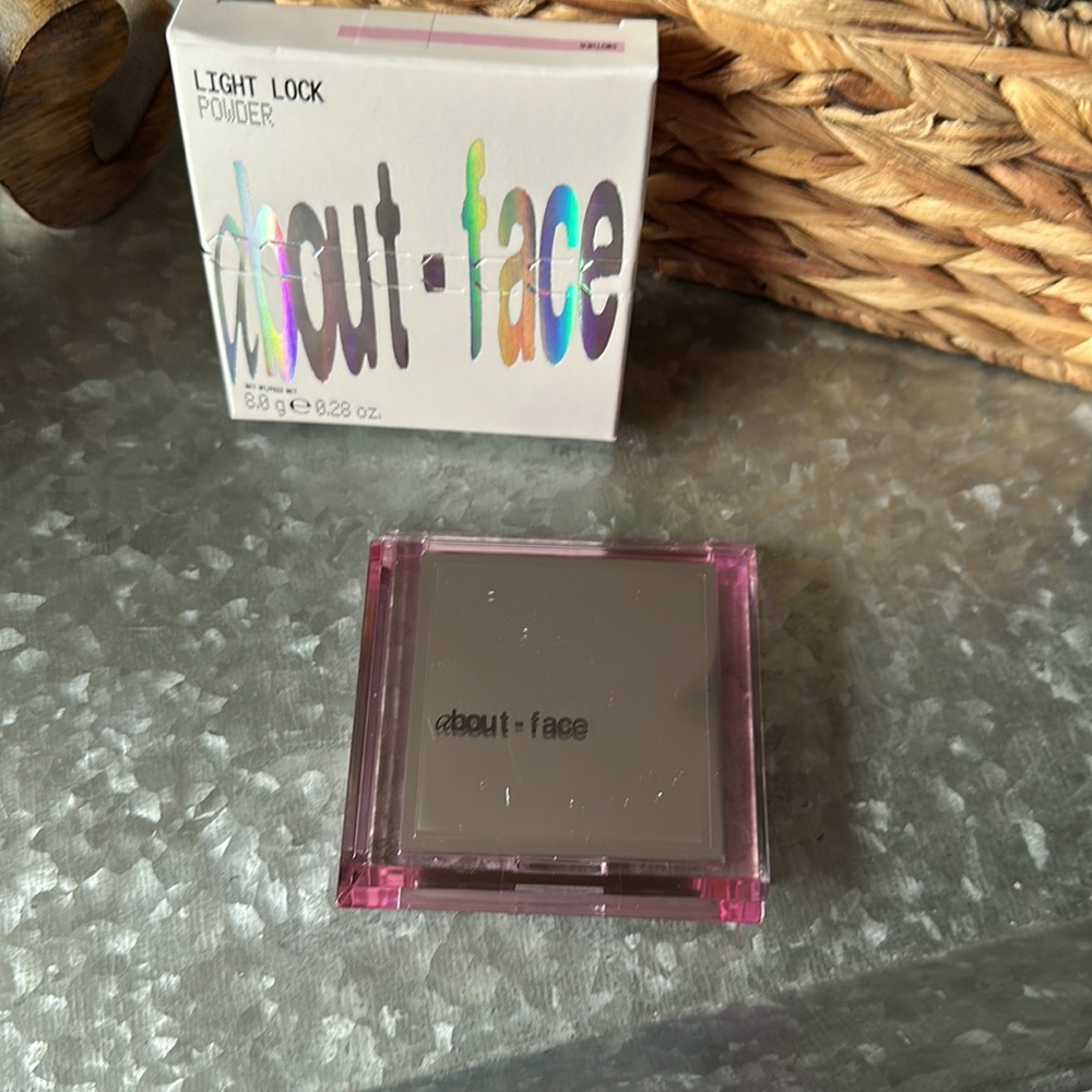 BNIB About Face Powder - Picture 3 of 6